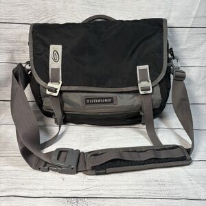 Timbuk2 Messenger Bag Black Gray Work Travel Shoulder Strap Pockets 17"x13"x6"